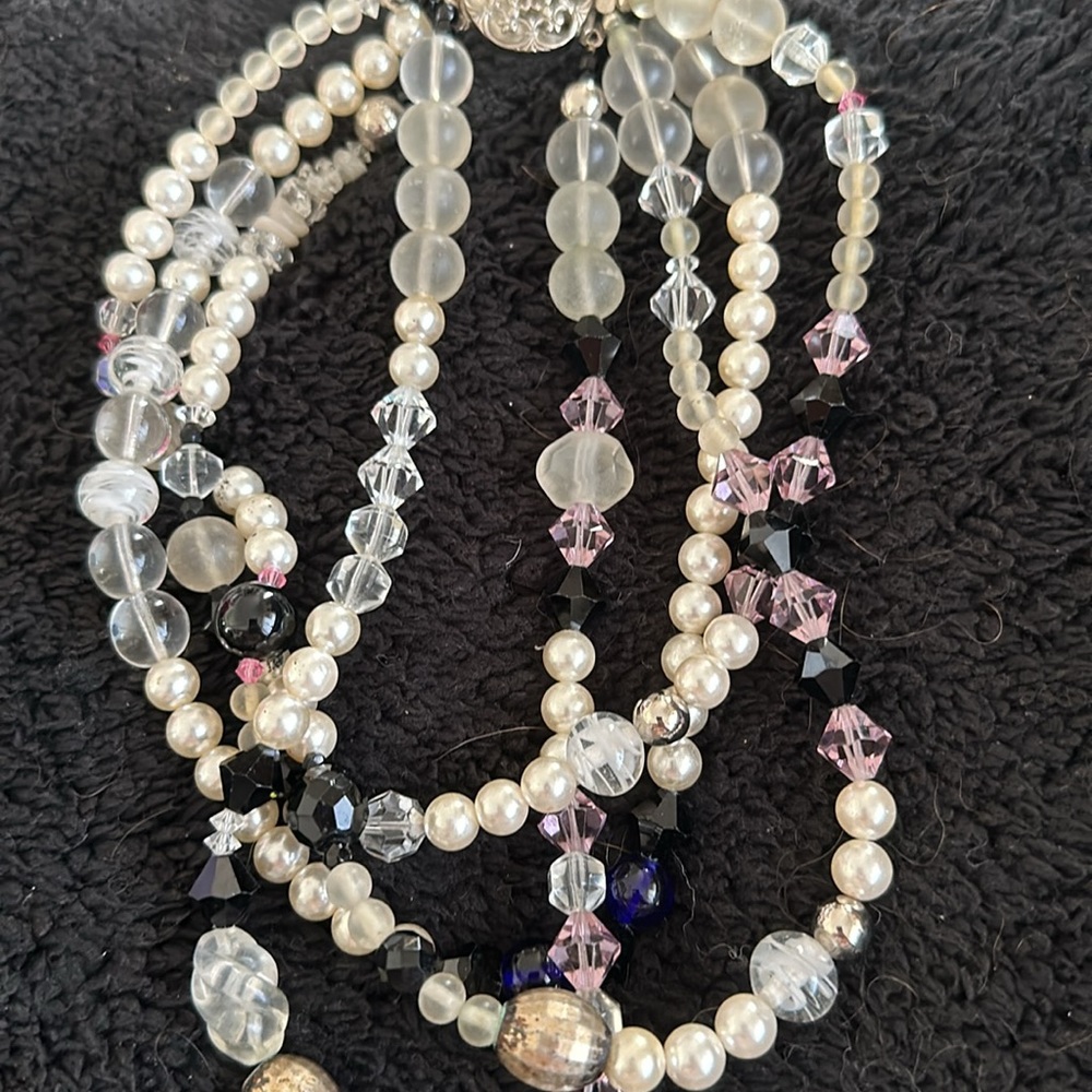 Beautiful Statement Piece - image 4